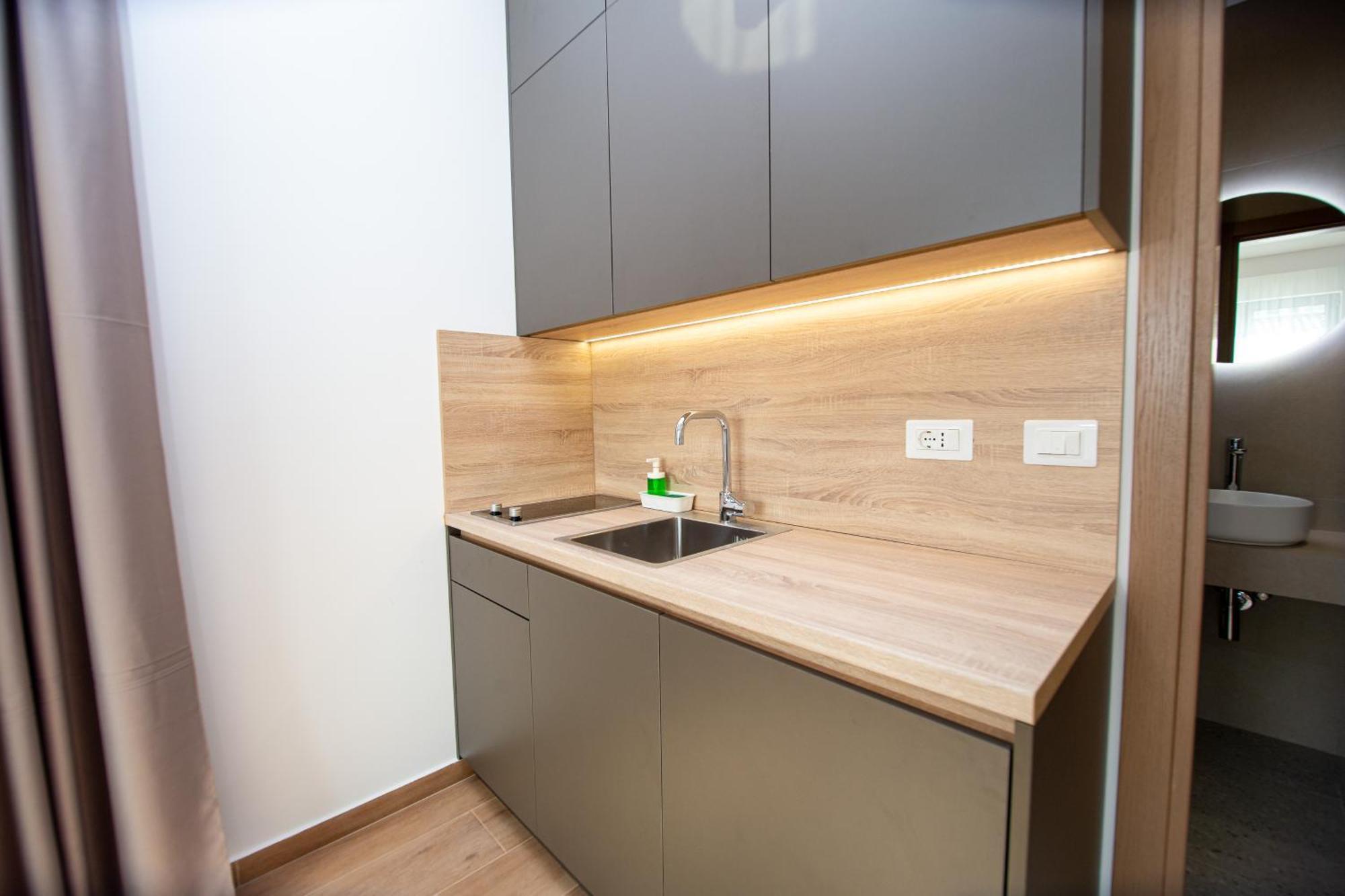 Apartments Sirena - Modern Stay With Free Parking Budva Buitenkant foto