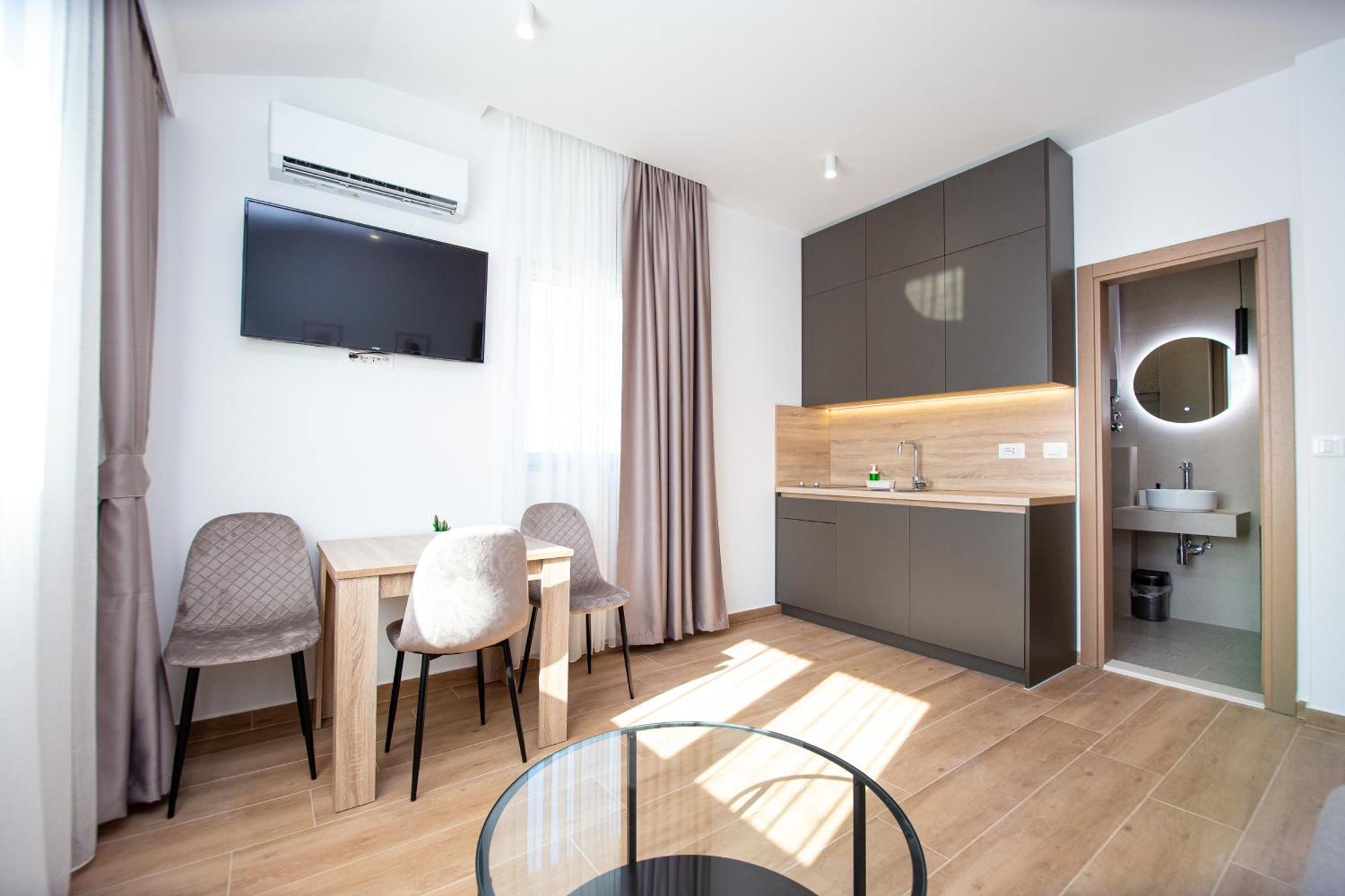 Apartments Sirena - Modern Stay With Free Parking Budva Buitenkant foto