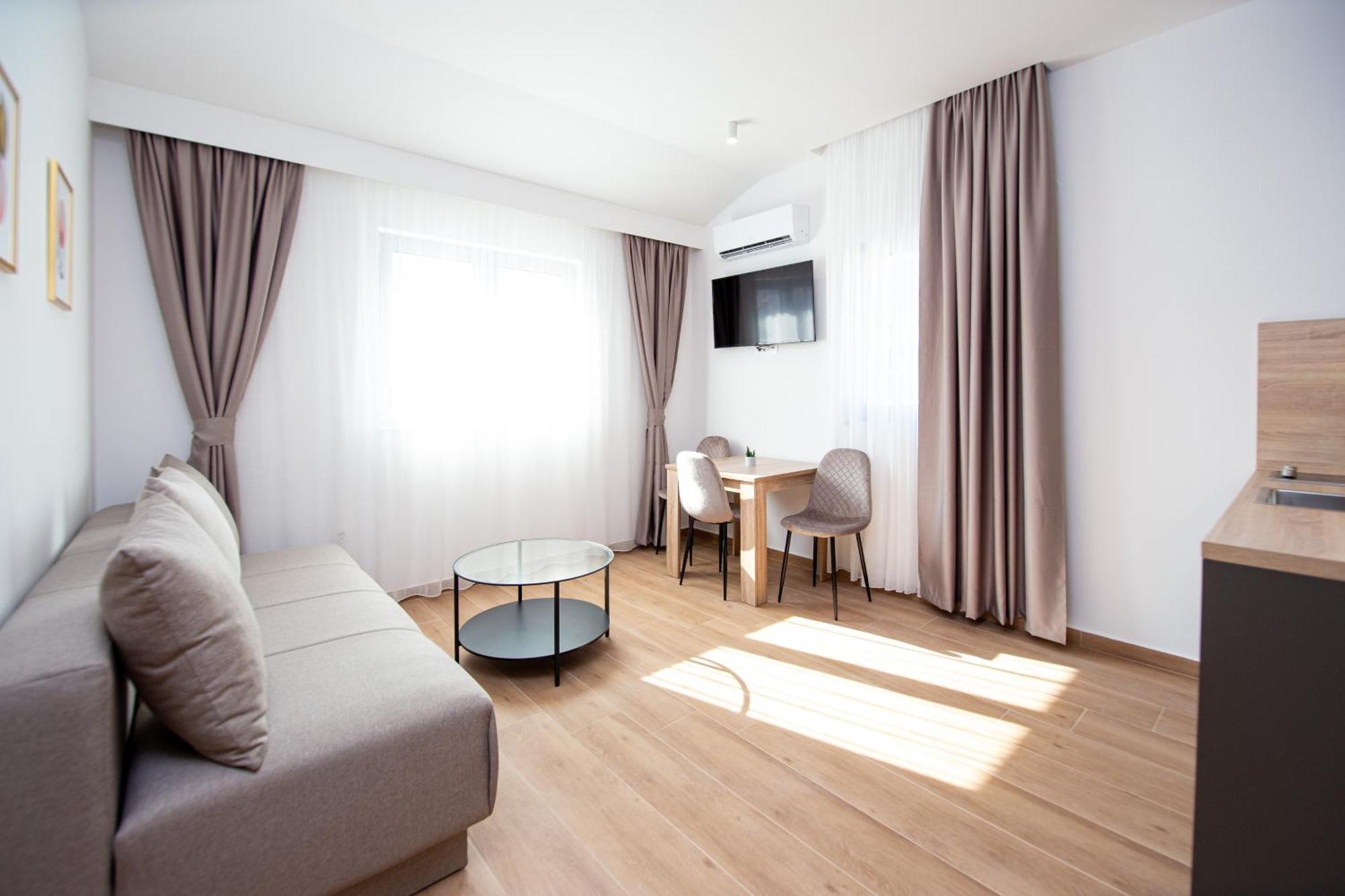 Apartments Sirena - Modern Stay With Free Parking Budva Buitenkant foto