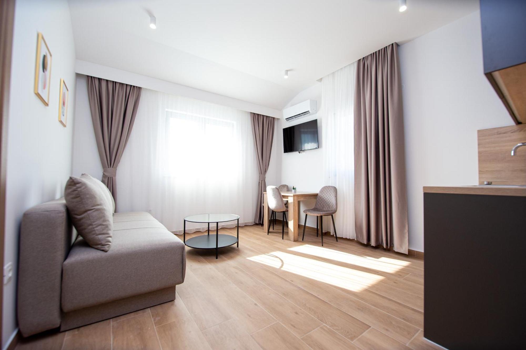 Apartments Sirena - Modern Stay With Free Parking Budva Buitenkant foto