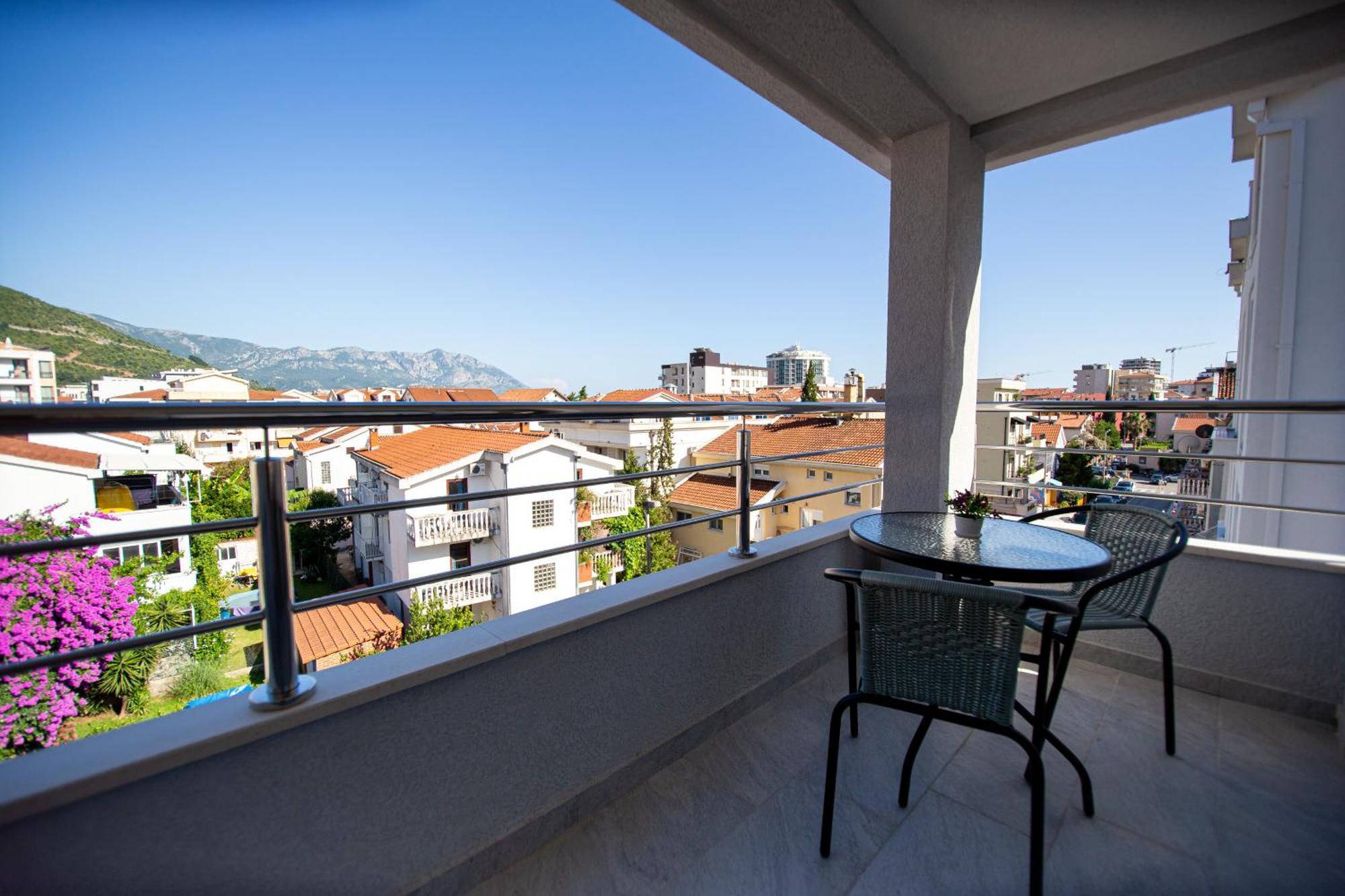 Apartments Sirena - Modern Stay With Free Parking Budva Buitenkant foto